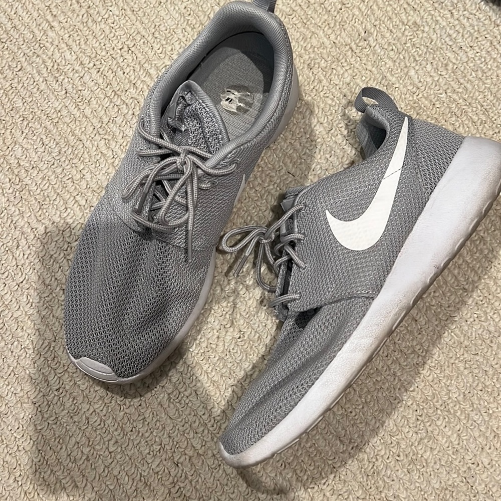 Mens 9.5 fit like women’s 11